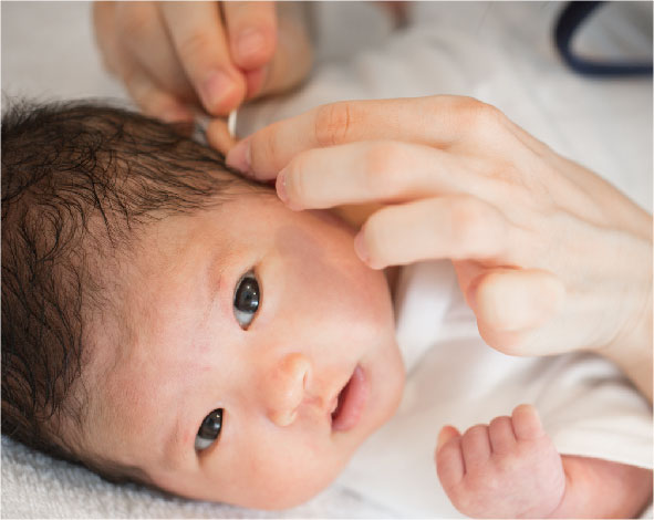 赤ちゃんの耳鼻のお手入れに